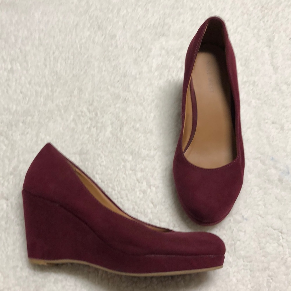 Burgundy Closed Toe Wedges!!